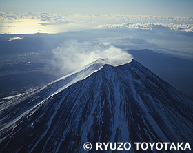 富士山　御来光　山梨県　1月