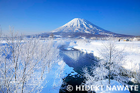 羊蹄山とペーペナイ川　北海道