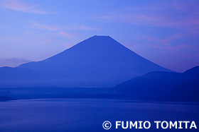 本栖湖　山梨県