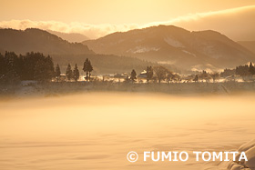 里の朝　秋田県