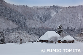 雪の民家　岩手県