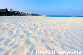 南紀白浜　白良浜海水浴場　90％の珪酸を含む石英砂　　和歌山県　10月