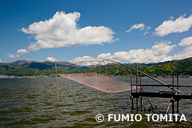 諏訪湖　四ッ手網漁　長野県　5月