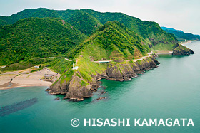 角田岬灯台 越後七浦シーサイドライン 日本海 ドローン撮影 新潟県 5月