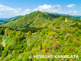 新緑　残雪　川内山塊　ドローン撮影　新潟県　4月