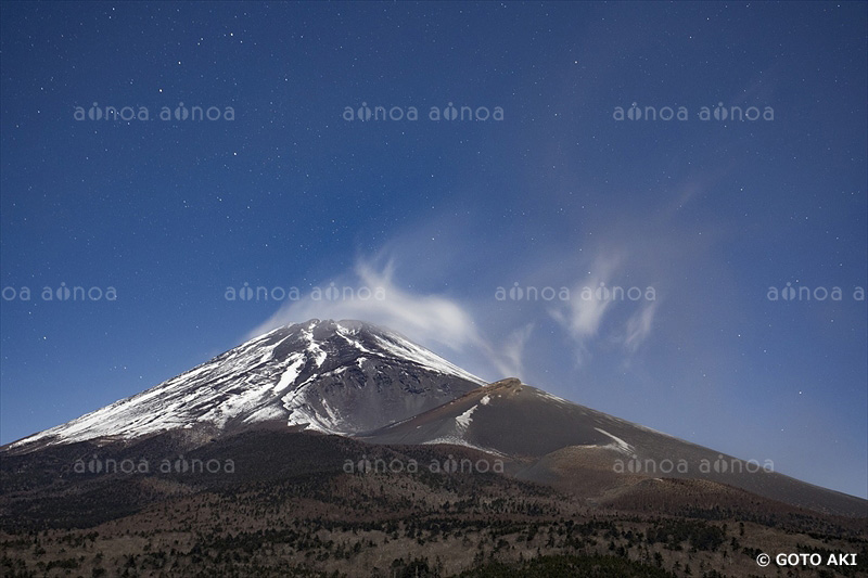 富士山　宝永火口　星空　静岡県　1月